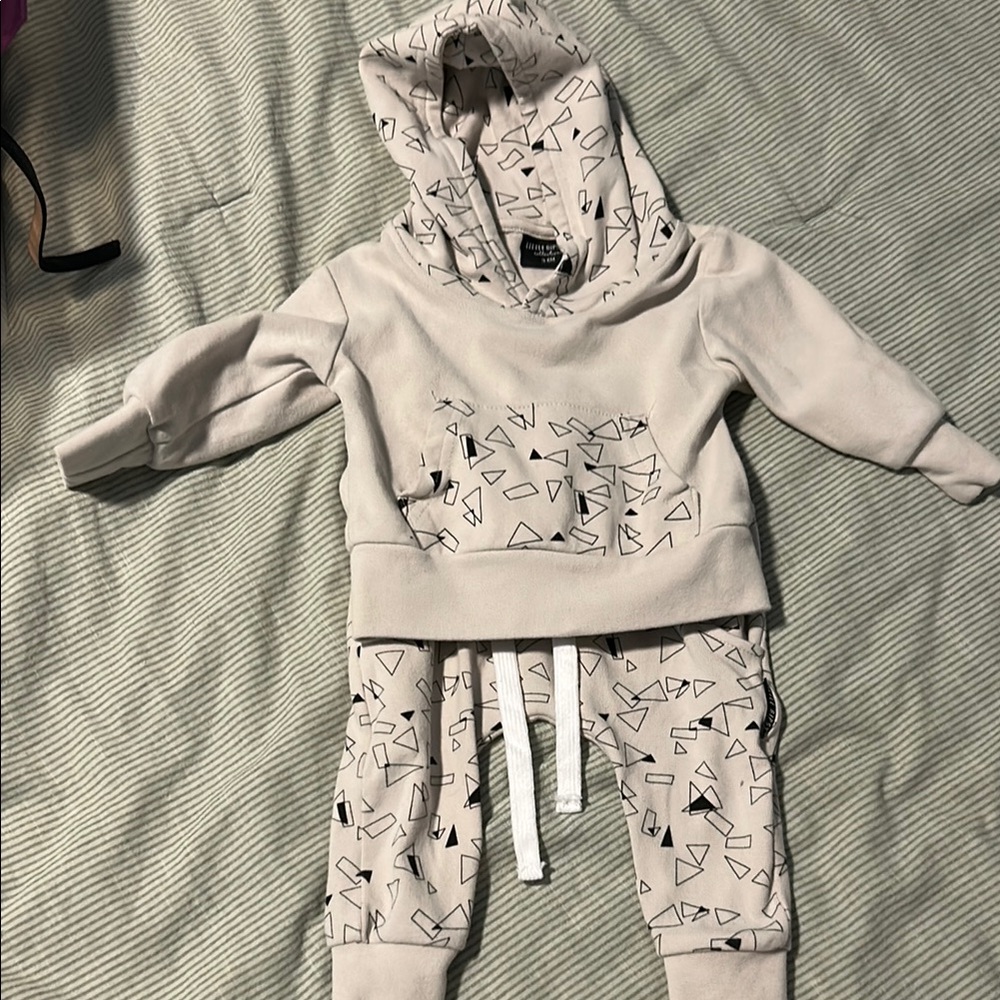 Geometric Pattern Baby Hoodie and Pants Set